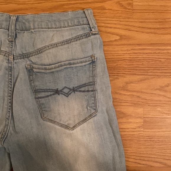 Women’s size 5/6 light wash ripped skinny jeans - Picture 9 of 9